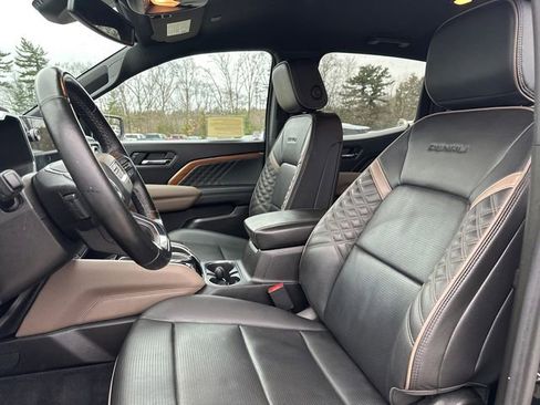 Used 2023 GMC Canyon Denali image 35