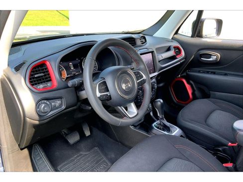 Used 2023 Jeep Renegade Trailhawk AWD/4WD image 13
