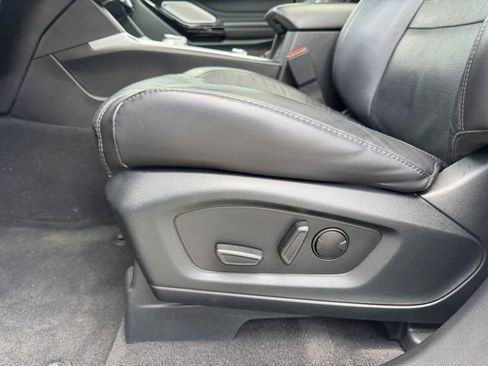 Used 2023 Ford Explorer Platinum w/ Technology Package AWD/4WD image 24