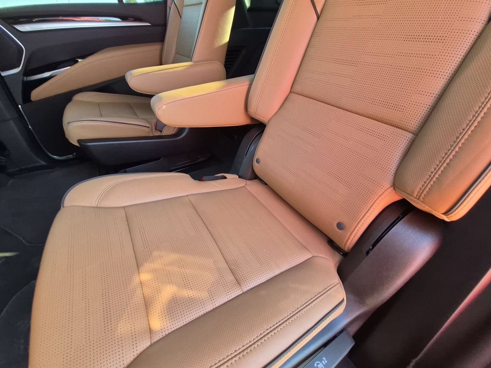 Used 2026 Cadillac Escalade Luxury w/ Touring Package AWD/4WD image 30