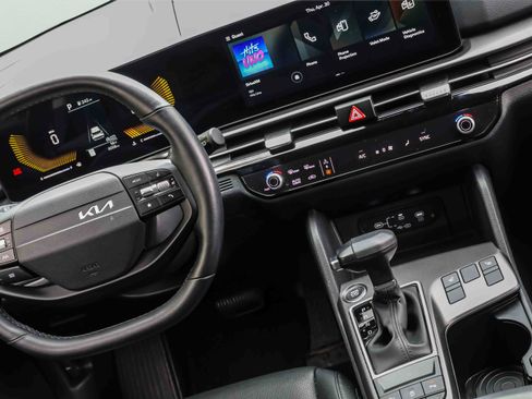 Certified 2026 Kia Sportage EX FWD image 20