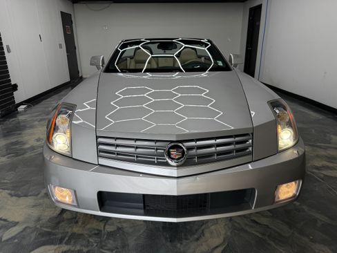 Used 2008 Cadillac XLR RWD image 25