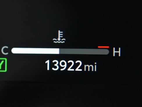 Used 2025 Toyota Sienna XSE image 29