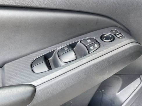 Used 2025 Nissan Altima 2.5 S FWD image 18