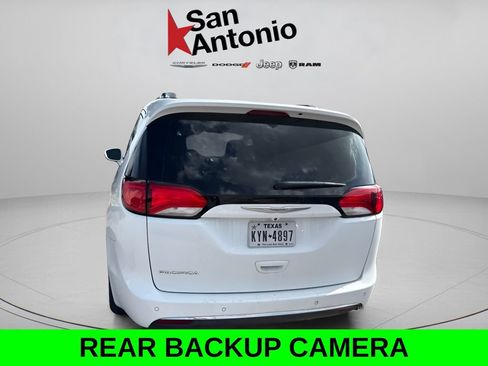 Used 2017 Chrysler Pacifica Touring-L Plus w/ Advanced Safetytec Group FWD image 7