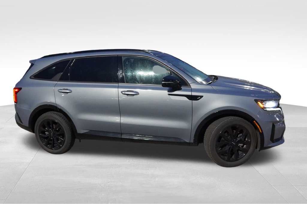 Certified 2023 Kia Sorento SX FWD image 2