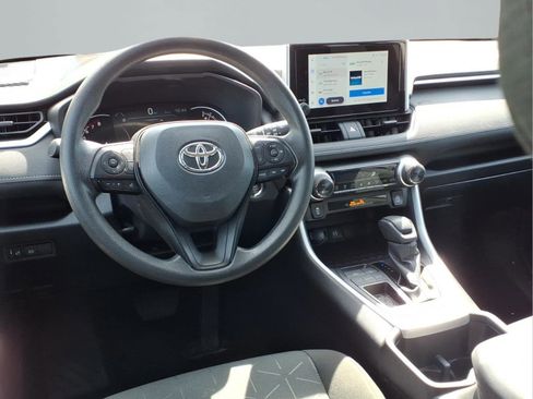 Used 2024 Toyota RAV4 XLE image 4