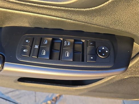 Used 2019 Jeep Cherokee Latitude w/ Popular Appearance Group image 28