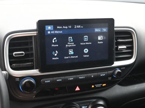 Certified 2023 Hyundai Venue SEL FWD image 15