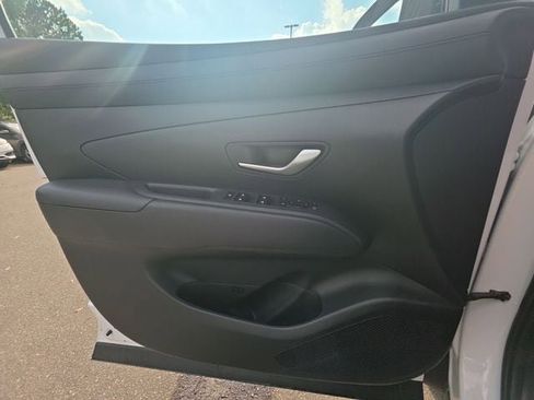 Certified 2025 Hyundai Tucson SE image 36