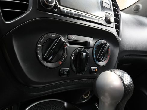 Used 2015 Nissan Juke S AWD/4WD image 29