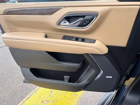 Used 2021 Chevrolet Tahoe Premier w/ Premium Package image 20