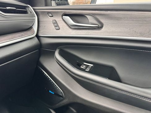 Used 2021 Jeep Grand Cherokee L Overland w/ Luxury Tech Group IV image 23