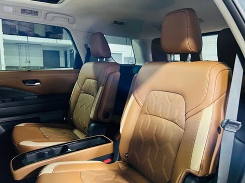 New 2026 Nissan Pathfinder Platinum FWD image 28