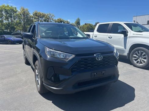 Used 2022 Toyota RAV4 LE AWD/4WD image 1
