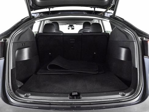 Used 2022 Tesla Model Y Performance image 6