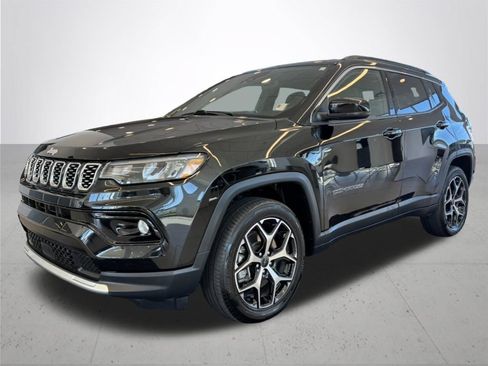 Used 2025 Jeep Compass Limited AWD/4WD image 2