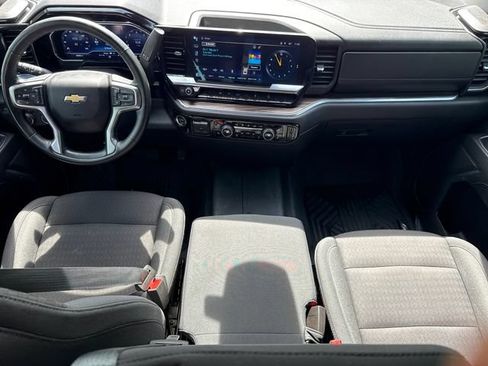 Used 2024 Chevrolet Silverado 1500 LT AWD/4WD image 11
