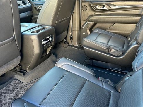 Used 2021 GMC Yukon XL Denali w/ Denali Premium Package image 15