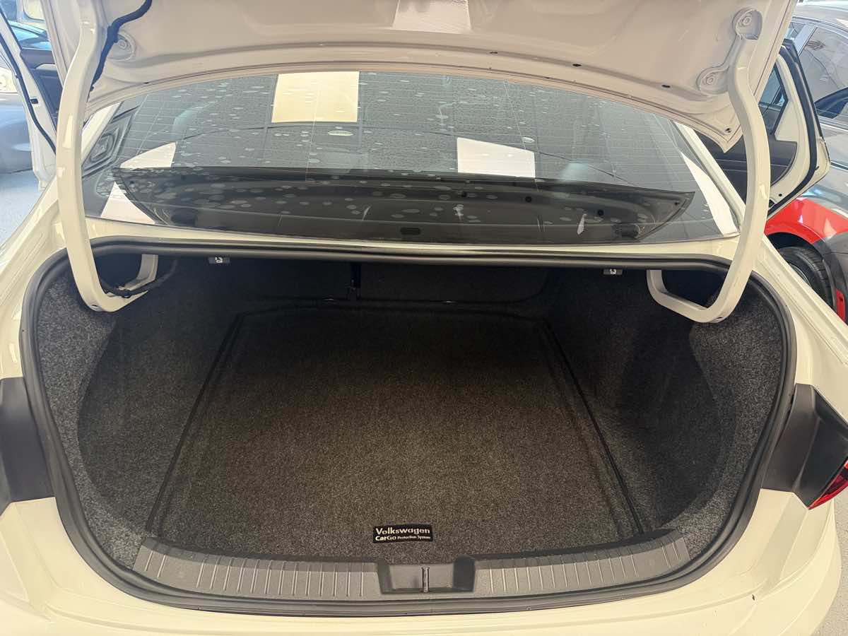 Used 2019 Volkswagen Jetta SE FWD image 21