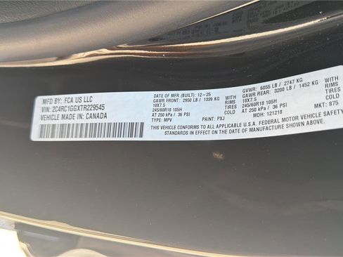 Used 2026 Chrysler Pacifica Limited FWD image 27