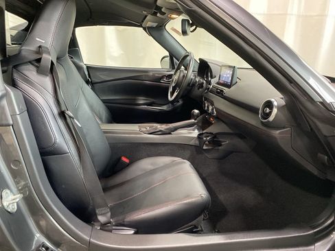 Used 2018 MAZDA MX-5 Miata RF Grand Touring RWD image 15