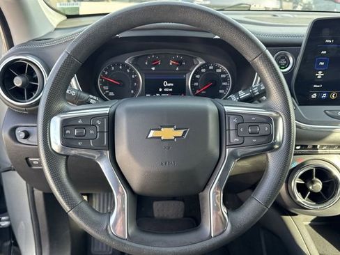 Used 2025 Chevrolet Blazer LT AWD/4WD image 16