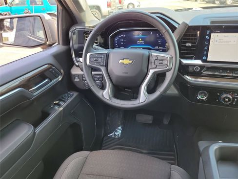 Used 2023 Chevrolet Silverado 1500 LT AWD/4WD image 12
