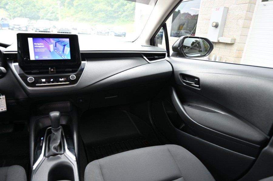 Used 2024 Toyota Corolla LE FWD image 11