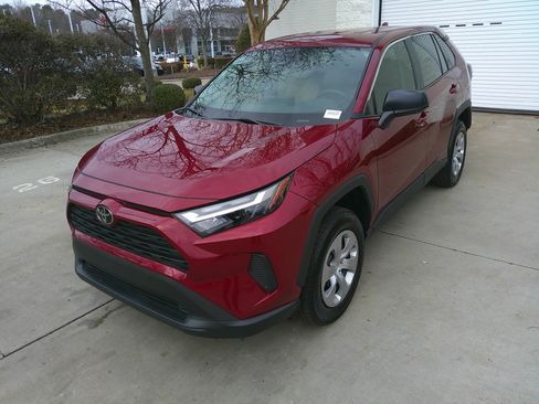 Used 2023 Toyota RAV4 LE image 6