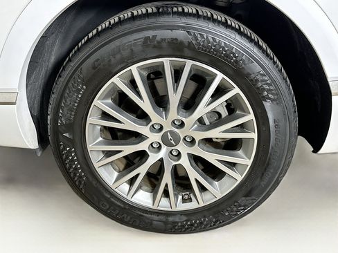 Used 2024 Genesis GV80 2.5T image 11