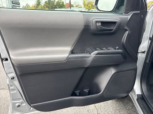 Used 2022 Toyota Tacoma SR image 15