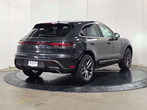 Certified 2025 Porsche Macan AWD/4WD image 7
