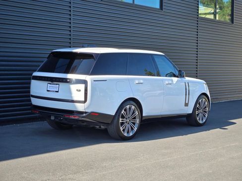 Used 2023 Land Rover Range Rover SE AWD/4WD image 7