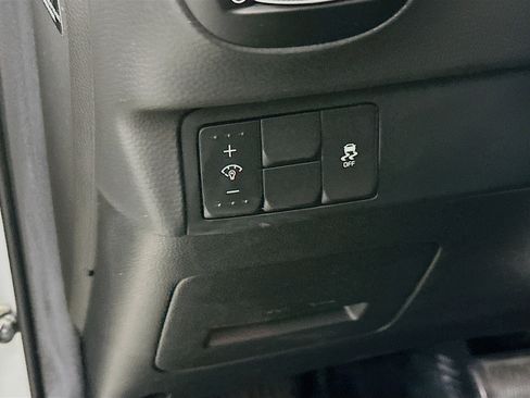 Used 2018 Kia Soul + FWD image 16