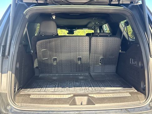 Used 2023 Chevrolet Suburban High Country image 23