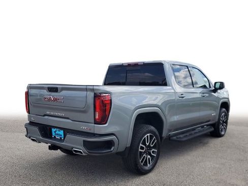 Used 2025 GMC Sierra 1500 AT4 w/ AT4 Premium Package AWD/4WD image 4