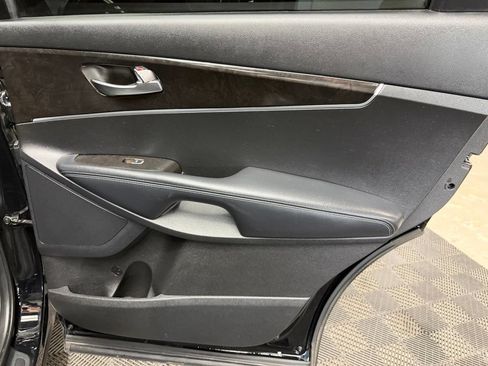 Used 2017 Kia Sorento AWD image 46