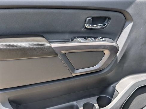 Used 2015 Nissan Titan PRO-4X AWD/4WD image 12