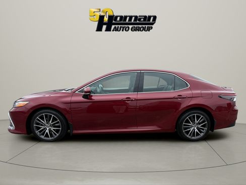 Used 2021 Toyota Camry XLE w/ Navigation Package FWD image 2