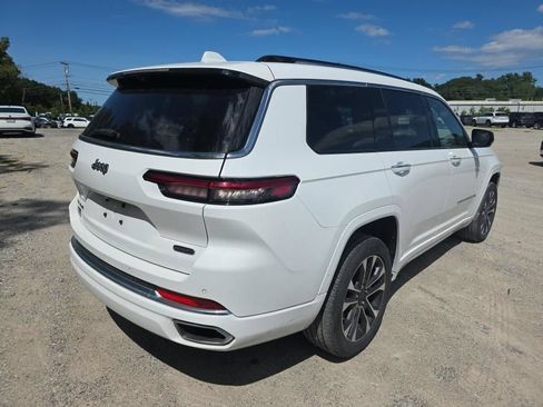 Used 2022 Jeep Grand Cherokee L Overland w/ Luxury Tech Group IV AWD/4WD image 6