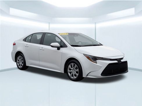 Used 2024 Toyota Corolla LE image 8