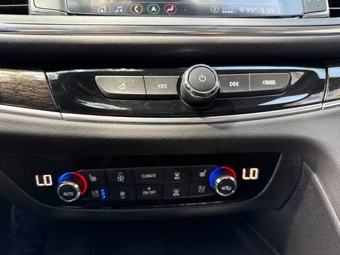 Used 2020 Buick Enclave Avenir w/ Avenir Technology Package AWD/4WD image 48