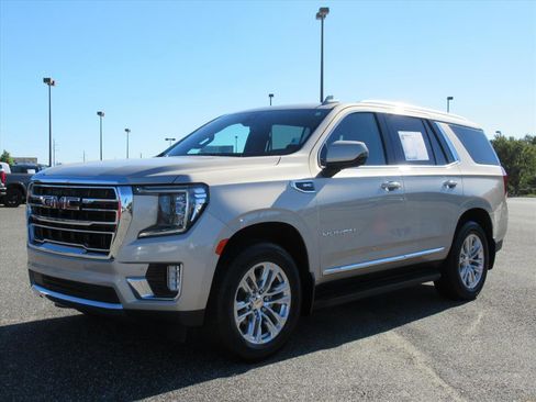 Used 2021 GMC Yukon SLT w/ SLT Luxury Package image 3