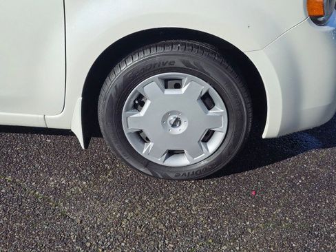 Used 2013 Nissan Cube 1.8 S w/ Interior Designer Pkg image 2