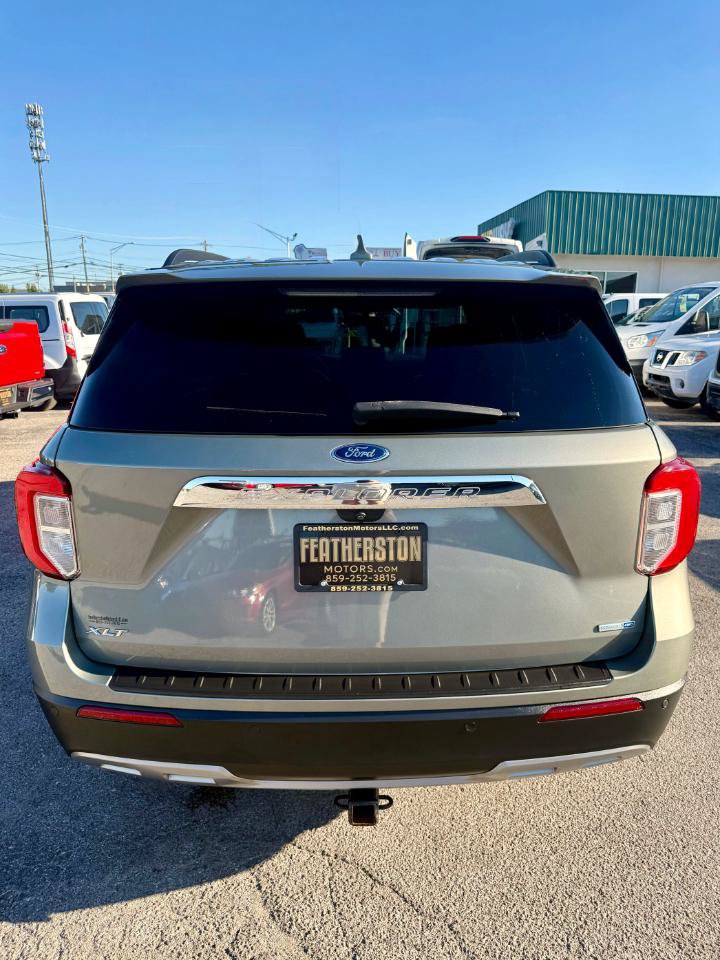 Used 2020 Ford Explorer XLT w/ Equipment Group 202A AWD/4WD image 11