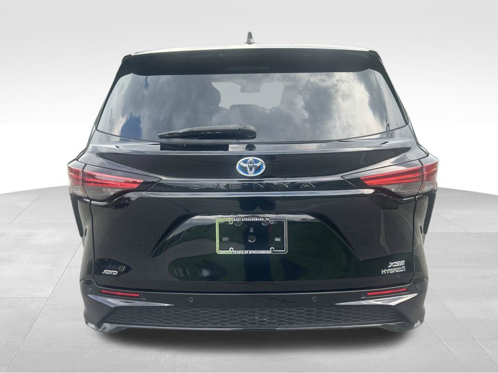 Certified 2023 Toyota Sienna XSE AWD/4WD image 4