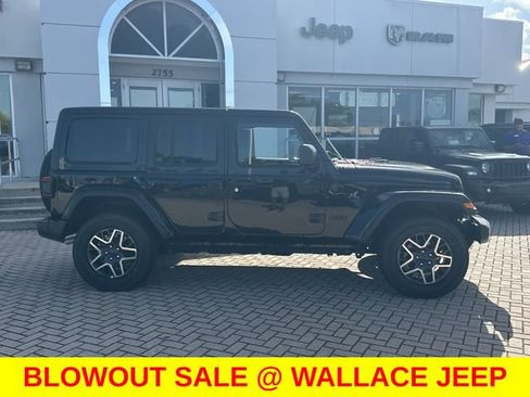 Used 2026 Jeep Wrangler Unlimited Sahara AWD/4WD image 7