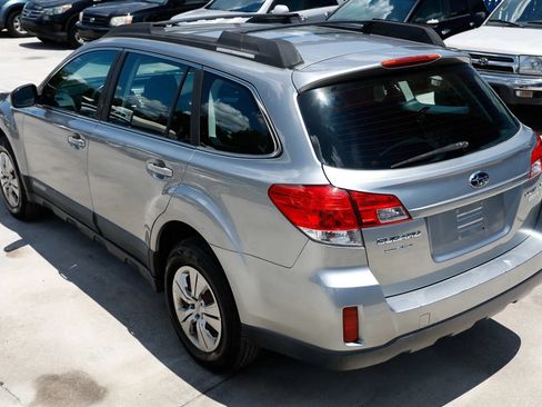 Used 2011 Subaru Outback 2.5i AWD/4WD image 4
