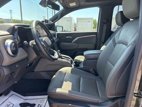 Used 2023 Chevrolet Colorado ZR2 w/ ZR2 Convenience Package III AWD/4WD image 15
